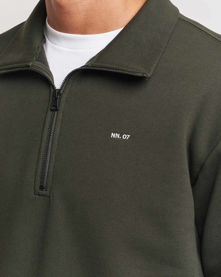 Herre | Gensere | NN07 | Briggs Half Zip Sweatshirt Dark Army