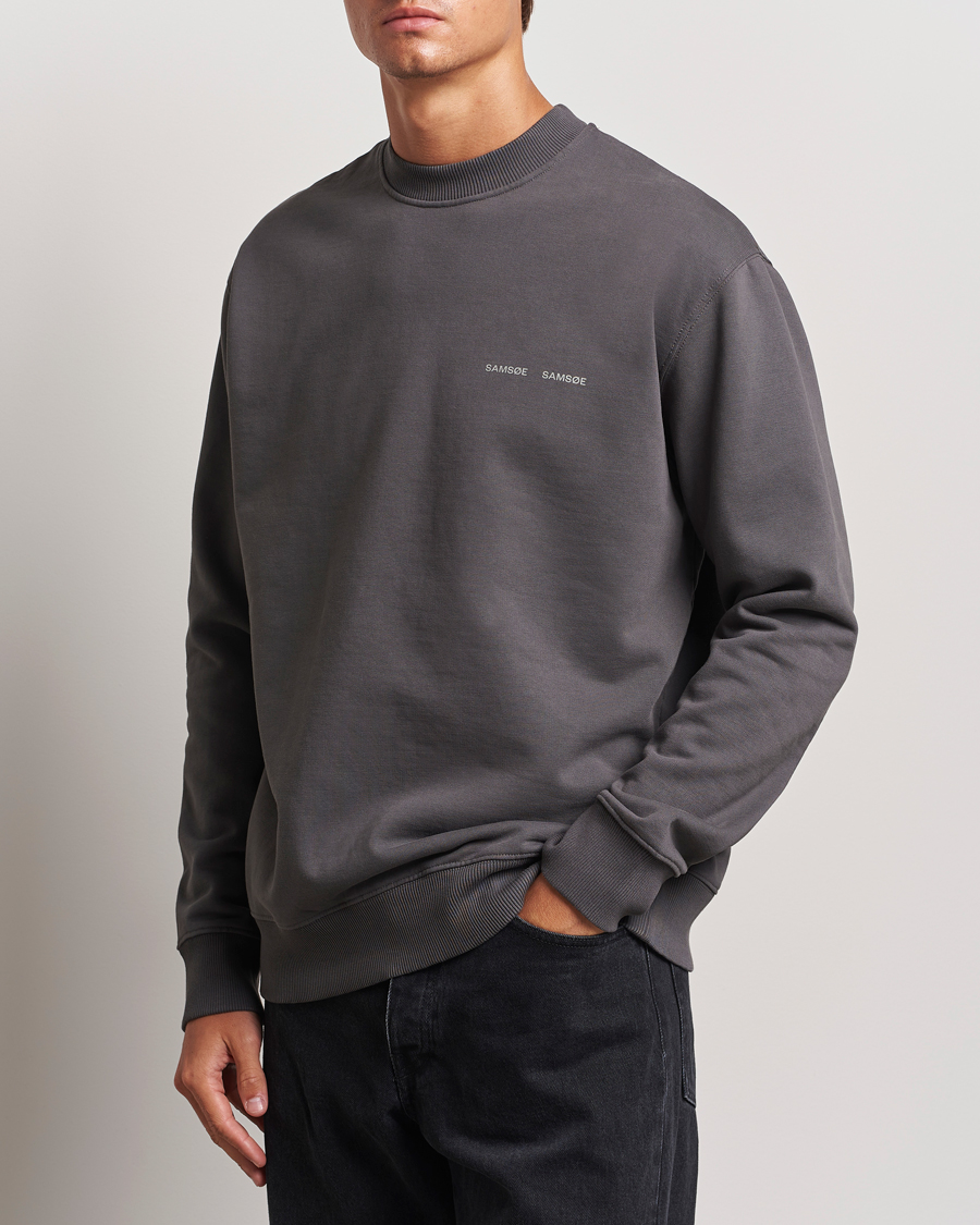 Herre | Gensere | Samsøe Samsøe | Norsbro Crew Neck Sweatshirt Volcanic Ash