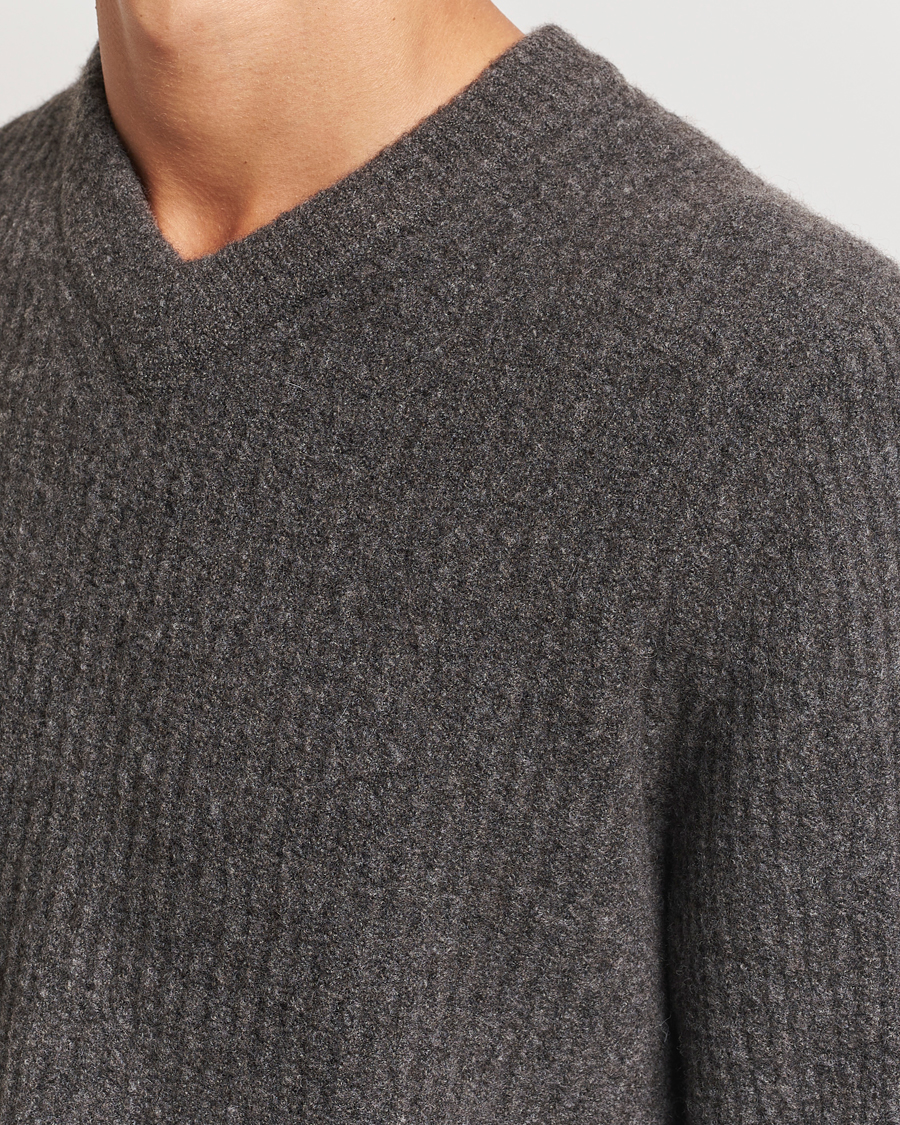 Herre | Gensere | Samsøe Samsøe | Koji Rib Knitted V-Neck Volcanic Ash