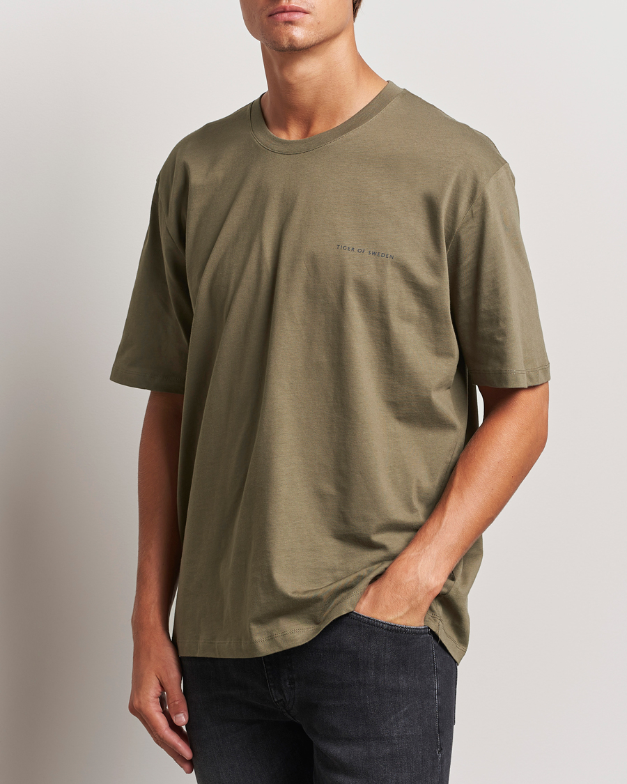 Herre | T-Shirts | Tiger of Sweden | Pro Cotton Logo T-Shirt October Sage