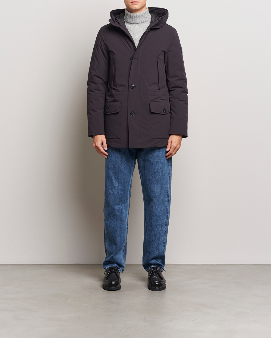 Woolrich Arctic Stretch Parka Black hos CareOfCarl.no