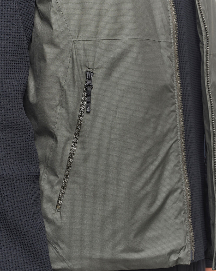Herre | Jakker | Goldwin | GORE-TEX Windstopper Puffy Vest Dark Olive