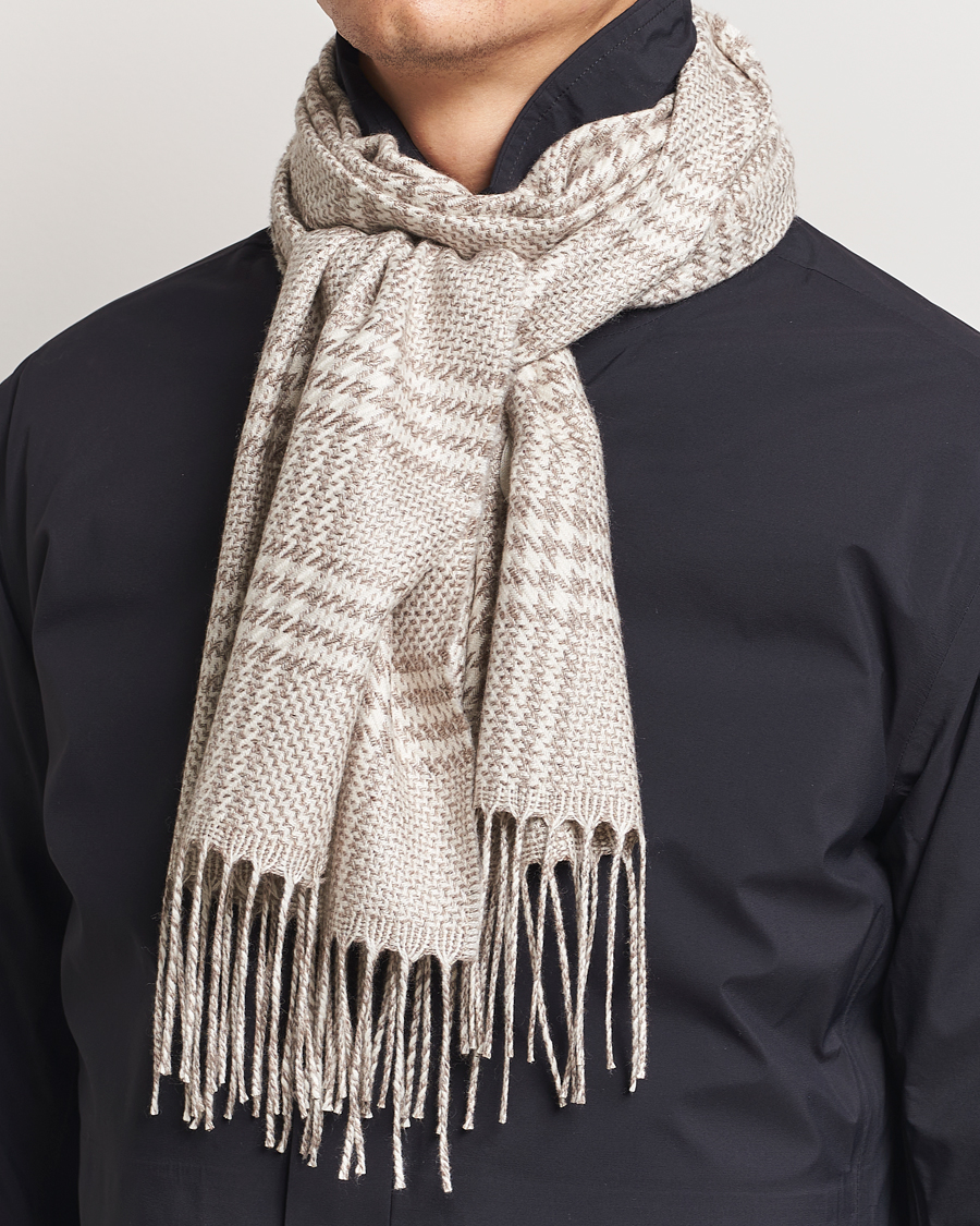 Herre | Piacenza Cashmere Cashmere/Silk Houndstooth Scarf Light Beige | Piacenza Cashmere | Cashmere/Silk Houndstooth Scarf Light Beige