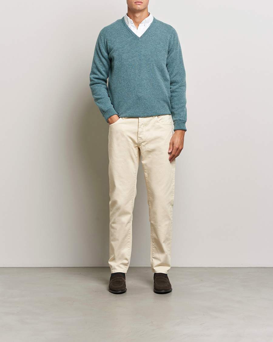 Herre | Gensere | William Lockie | Rob Lambswool V-Neck Caspian