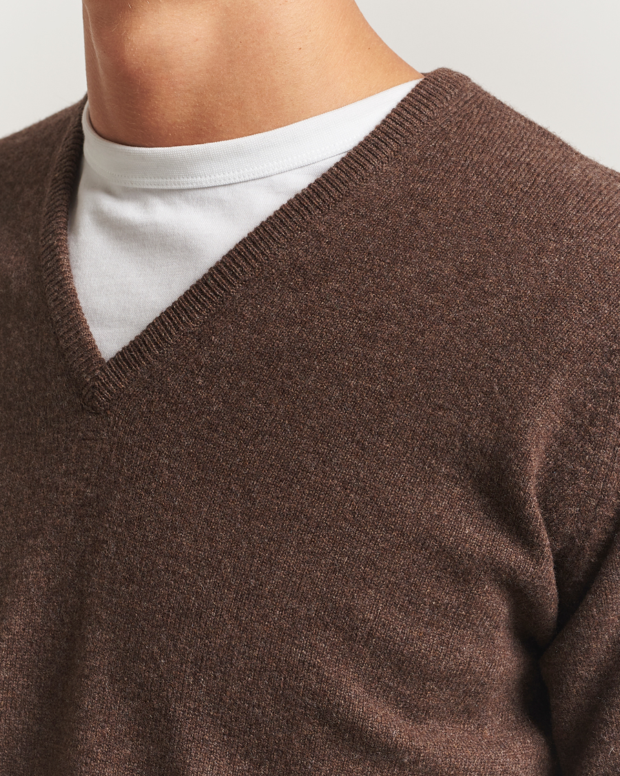 Herre | Gensere | William Lockie | Rob Lambswool V-Neck Mocha