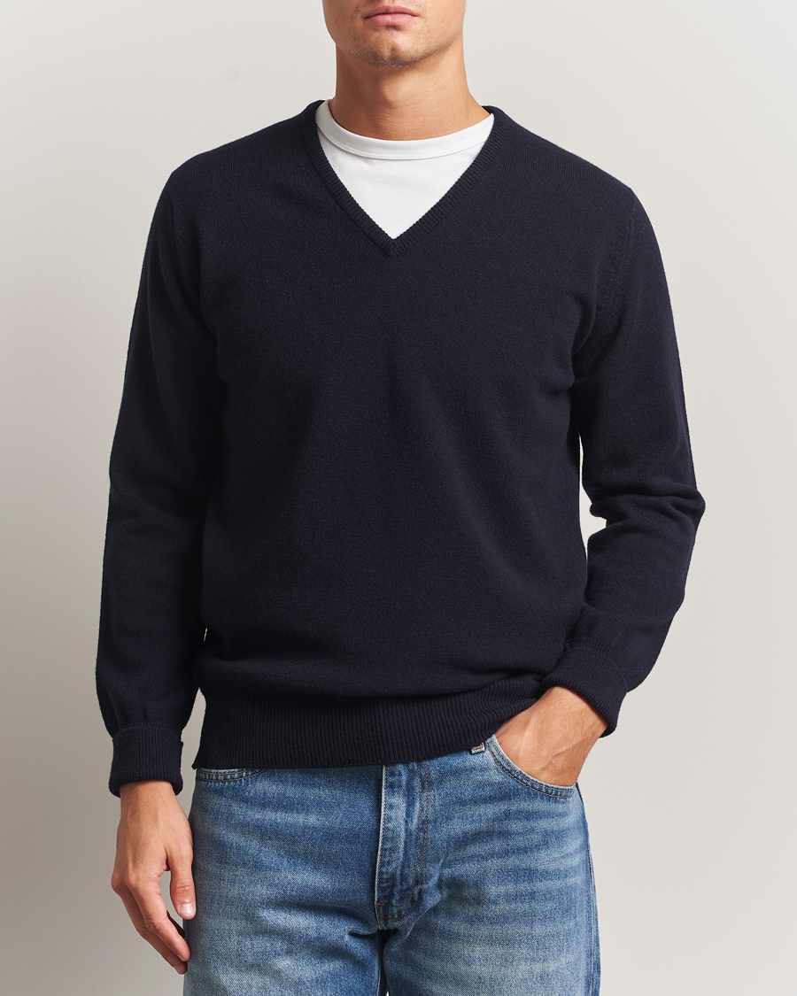 Herre | Gensere | William Lockie | Rob Lambswool V-Neck Navy