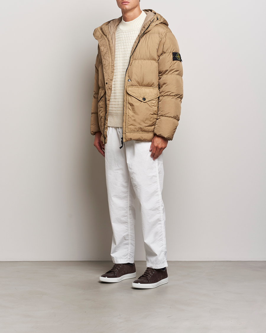 Herre | Jakker | Stone Island | Garment Dyed Recycled Nylon Down Hooded Jacket Biscuit