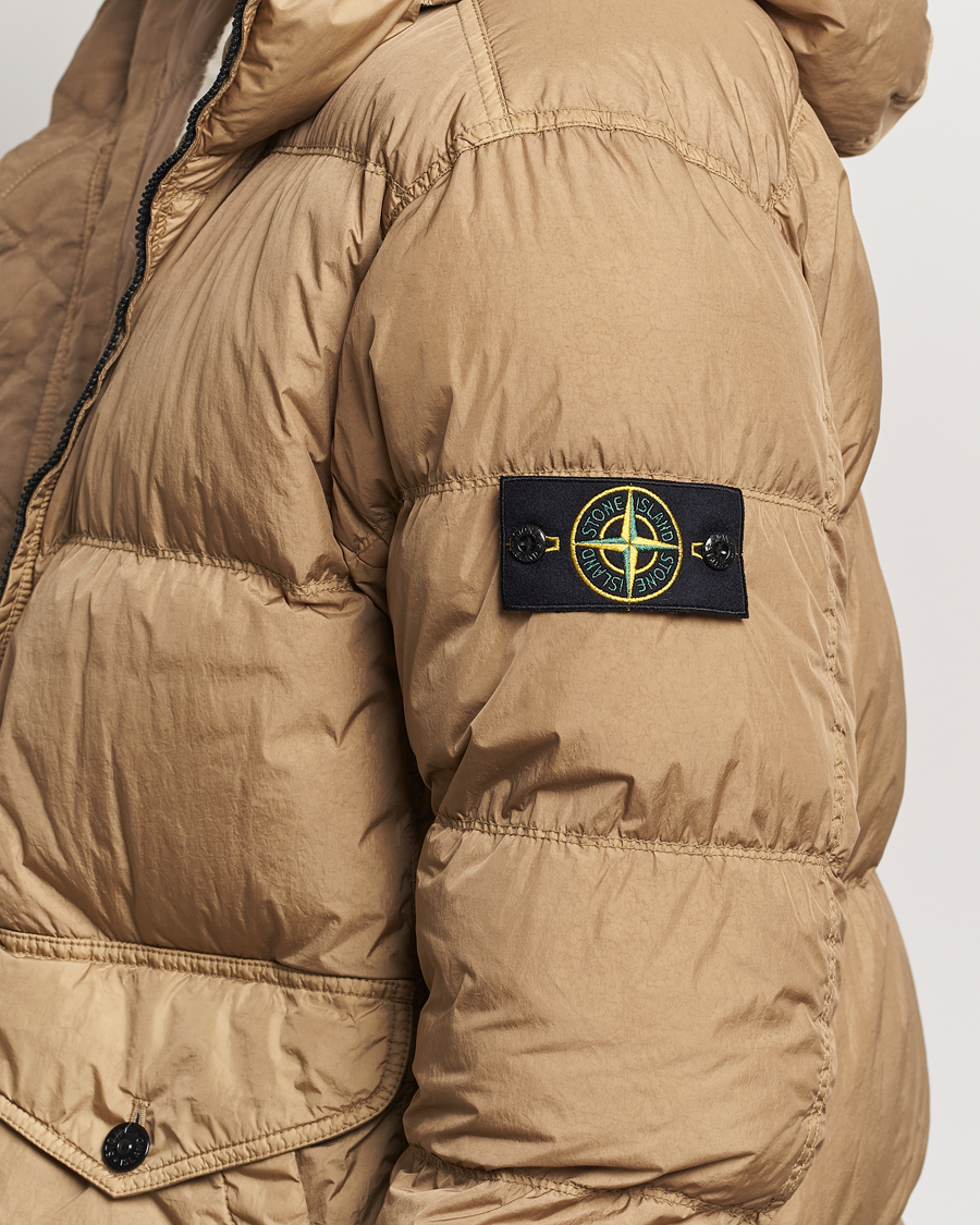 Herre | Jakker | Stone Island | Garment Dyed Recycled Nylon Down Hooded Jacket Biscuit