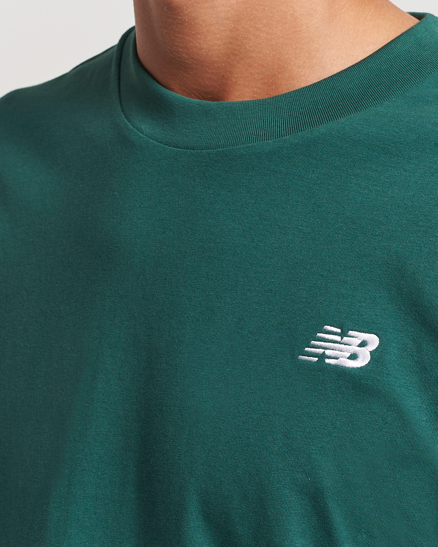 Herre | T-Shirts | New Balance | Essentials T-Shirt Nightwatch Green