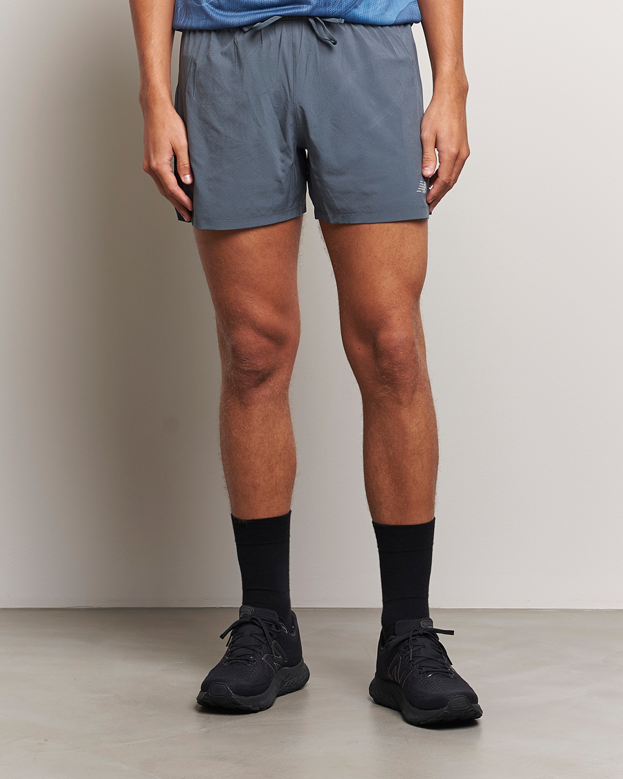 Herre | Shorts | New Balance Running | 5 Inch Run shorts Graphite