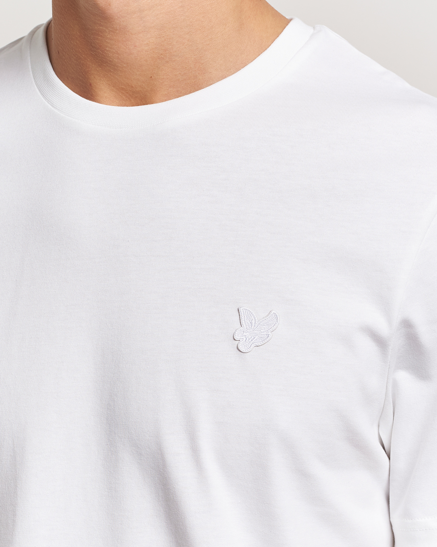 Herre | T-Shirts | Lyle & Scott | Tonal Eagle Crew Neck T-Shirt White