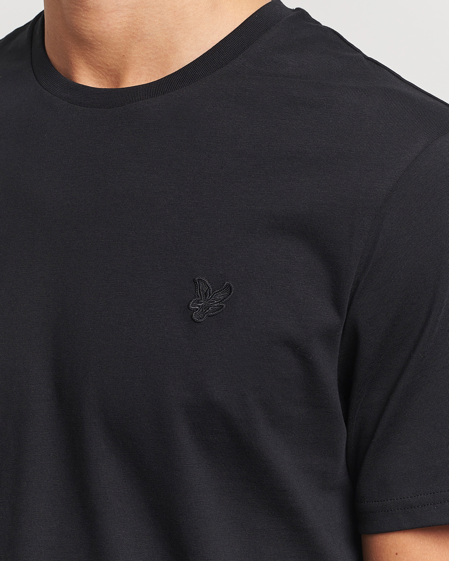 Herre | T-Shirts | Lyle & Scott | Tonal Eagle Crew Neck T-Shirt Jet Black