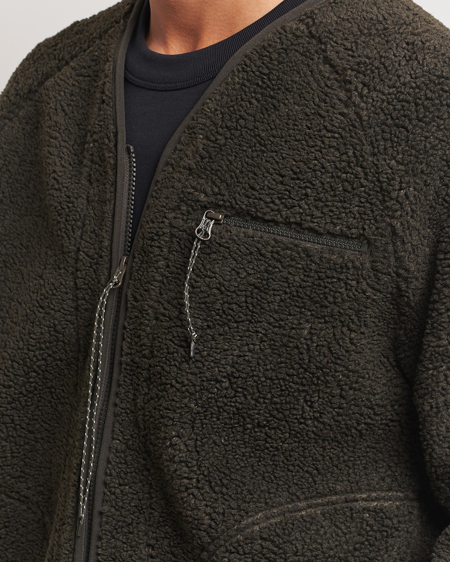 Herre | Gensere | Peak Performance | Heavy Pile Oversized Cardigan Olive Extreme