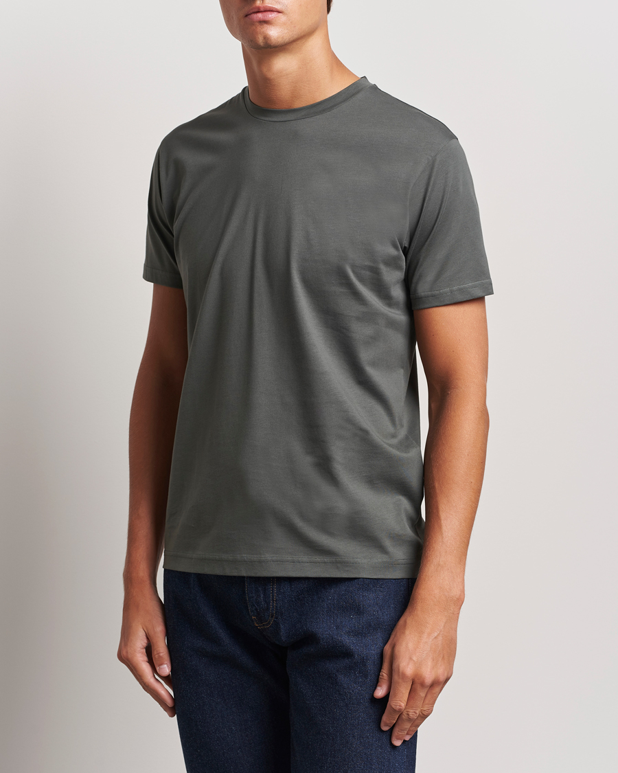 Herre | T-Shirts | Sunspel | Riviera Midweight T-Shirt Drill Green
