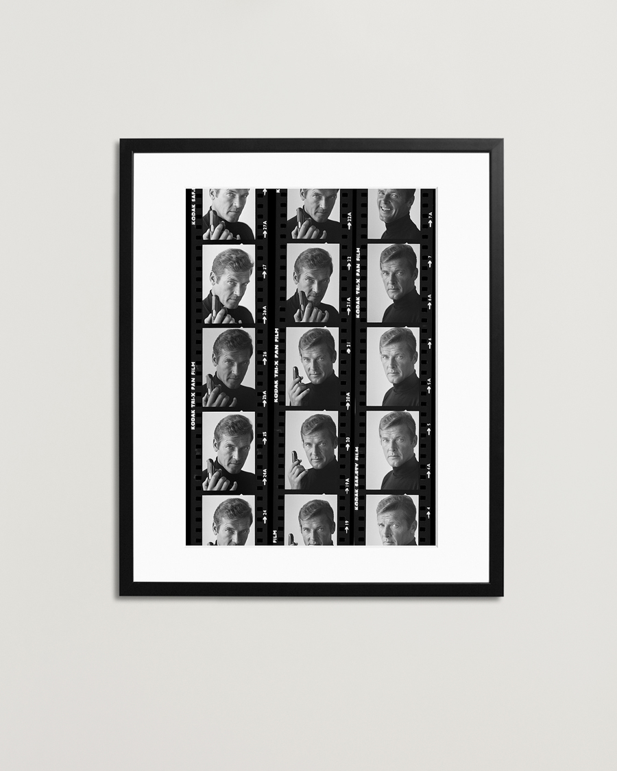 Herre | Bilder | Sonic Editions | Framed Roger Moore Contact Sheet