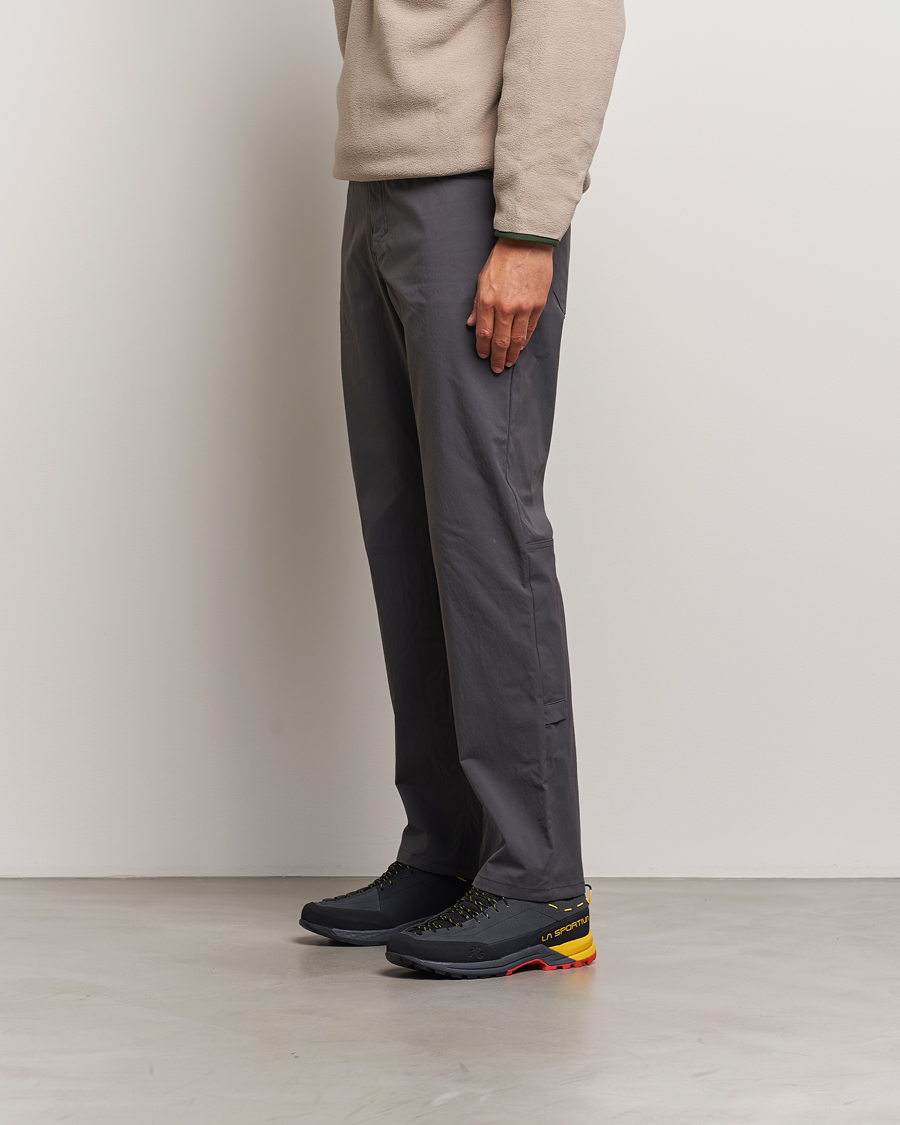 Herre | Trail Sneakers | La Sportiva | TX Guide Leather Carbon/Yellow