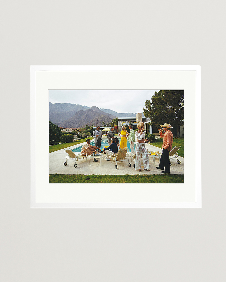 Herre | Bilder | Sonic Editions | Framed Slim Aarons Desert House Party