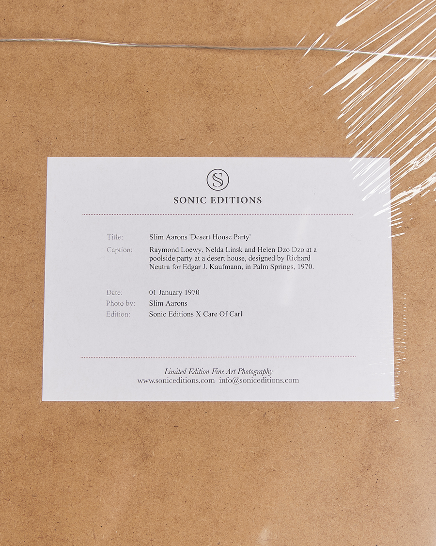 Herre | Bilder | Sonic Editions | Framed Slim Aarons Desert House Party