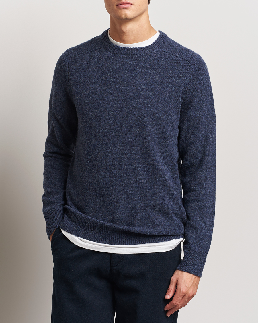 Herre | Gensere | A Day's March | Brodick Lambswool Sweater Navy