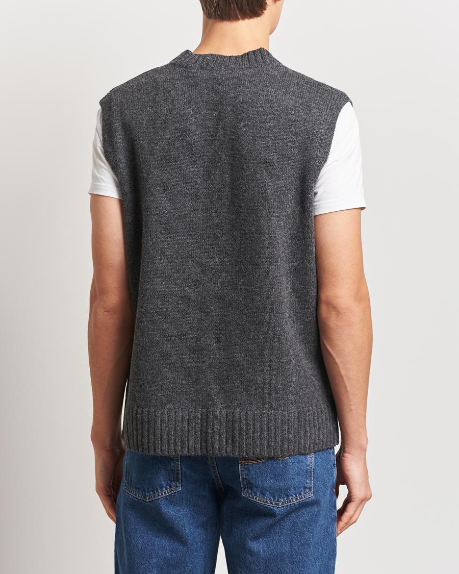Herre | Gensere | A Day's March | Wigtown Lambswool V-Neck Vest Charcoal