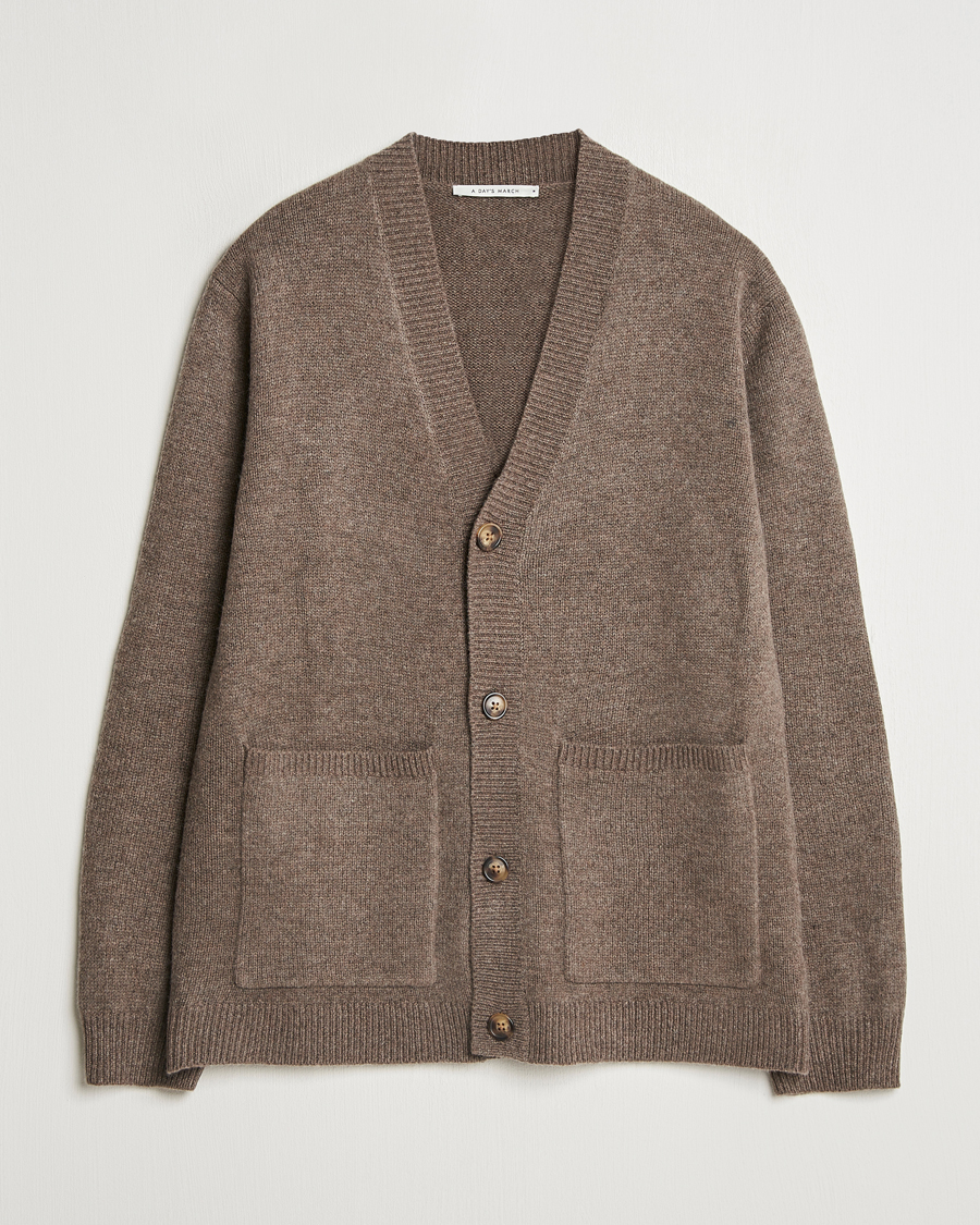 Herre | Gensere | A Day's March | Jarrow Lambswool Cardigan Dark Taupe