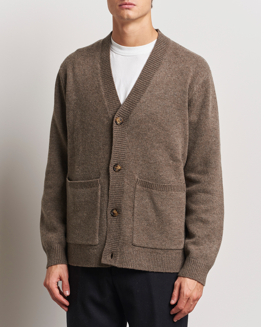 Herre | Gensere | A Day's March | Jarrow Lambswool Cardigan Dark Taupe