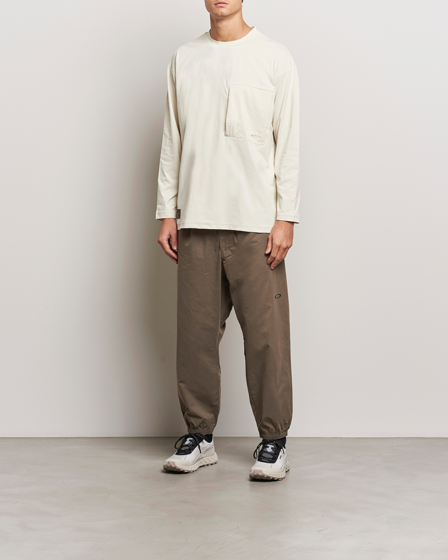 Herre | T-Shirts | Oakley | FGL Scratch Long Sleeve T-Shirt Bone