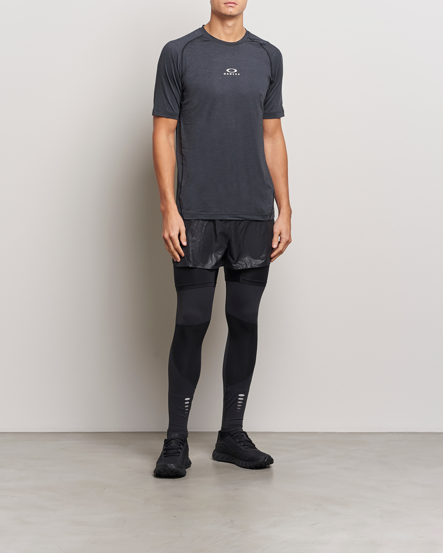 Herre | T-Shirts | Oakley | Stretch T-Shirt Black