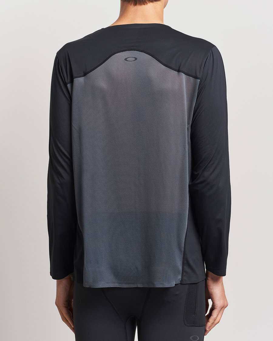 Herre | T-Shirts | Oakley | Pursuit Pro Long Sleeve T-Shirt Blackout