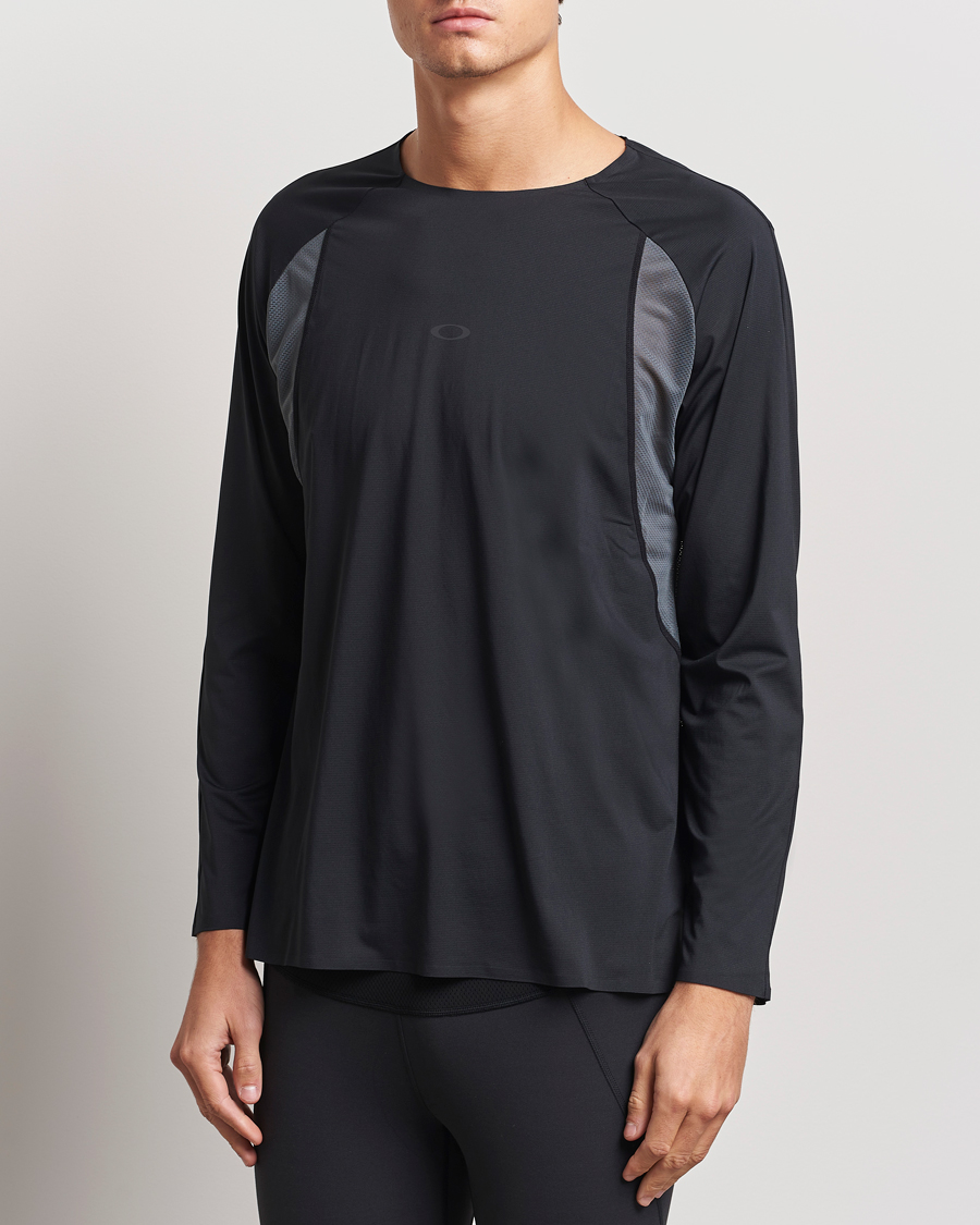Herre | T-Shirts | Oakley | Pursuit Pro Long Sleeve T-Shirt Blackout