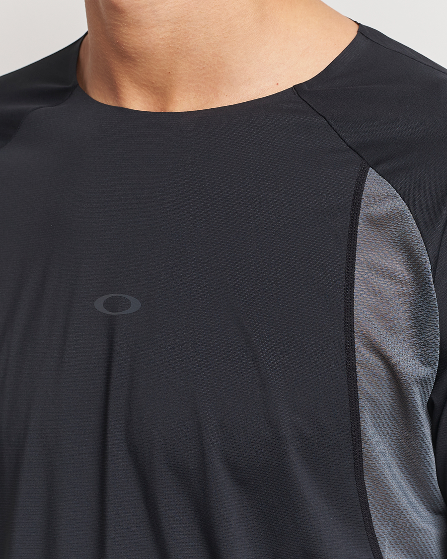 Herre | T-Shirts | Oakley | Pursuit Pro Long Sleeve T-Shirt Blackout