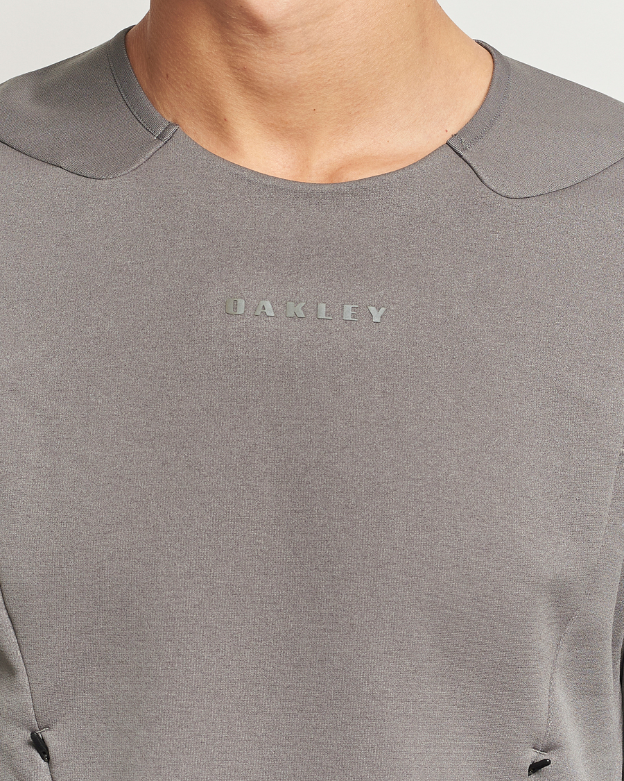 Herre | Gensere | Oakley | Latitude Flex Tech Fleece Granite Grey