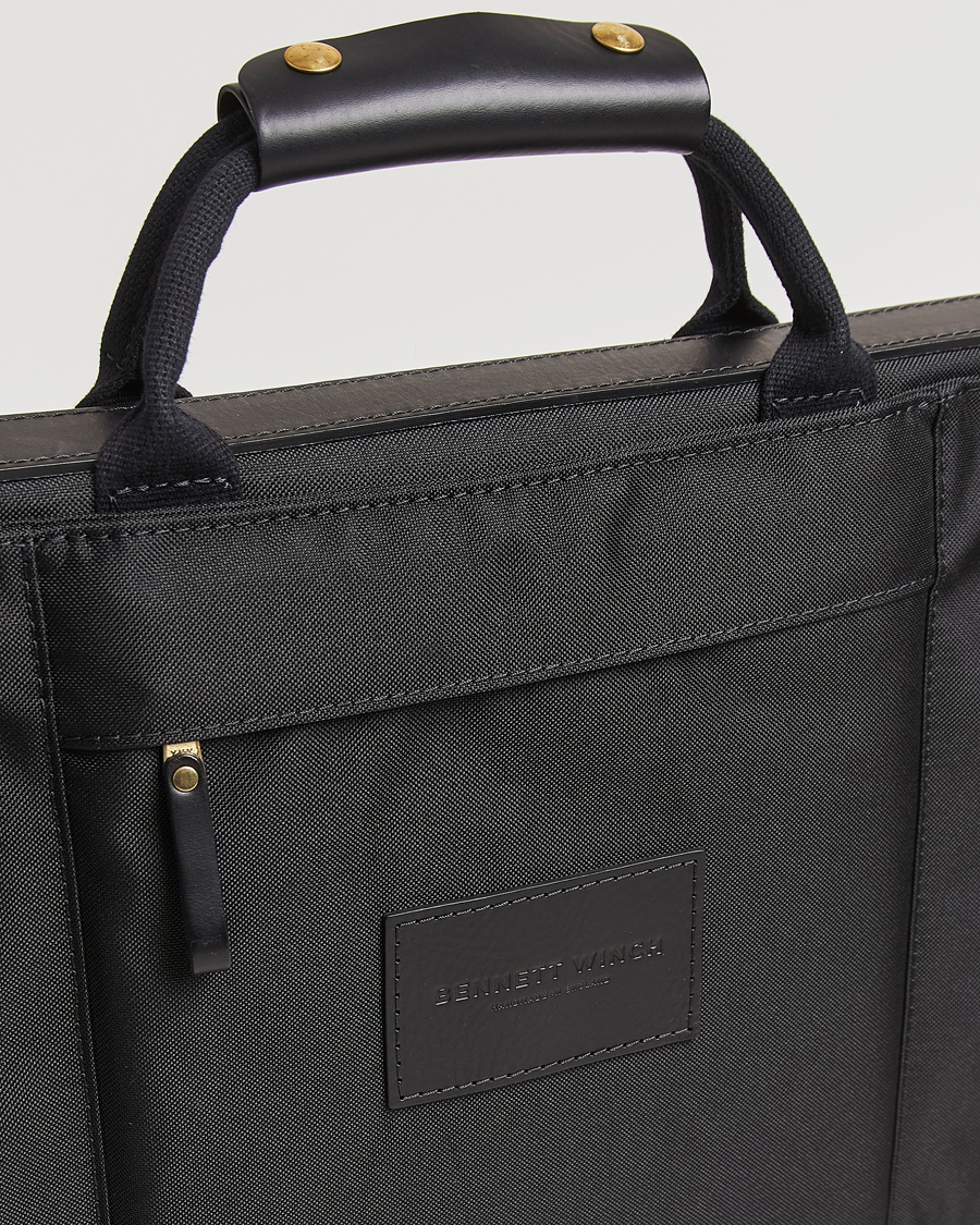 Herre | Vesker | Bennett Winch | Nylon Trifold Suit Carrier Black