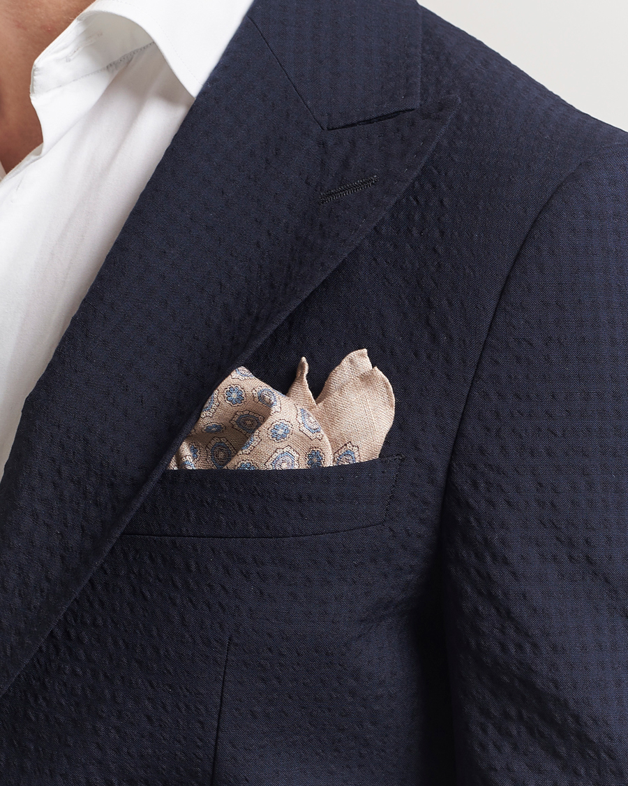 Herre | Lommetørklær | Amanda Christensen | Linen Printed Medallion Pocket Square Sand