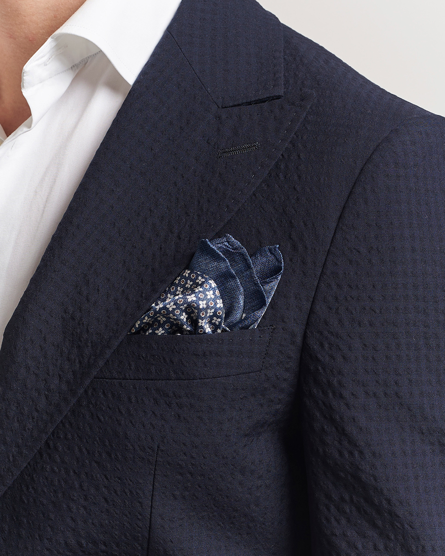 Herre | Lommetørklær | Amanda Christensen | Silk Twill Printed Flower Pocket Square Navy