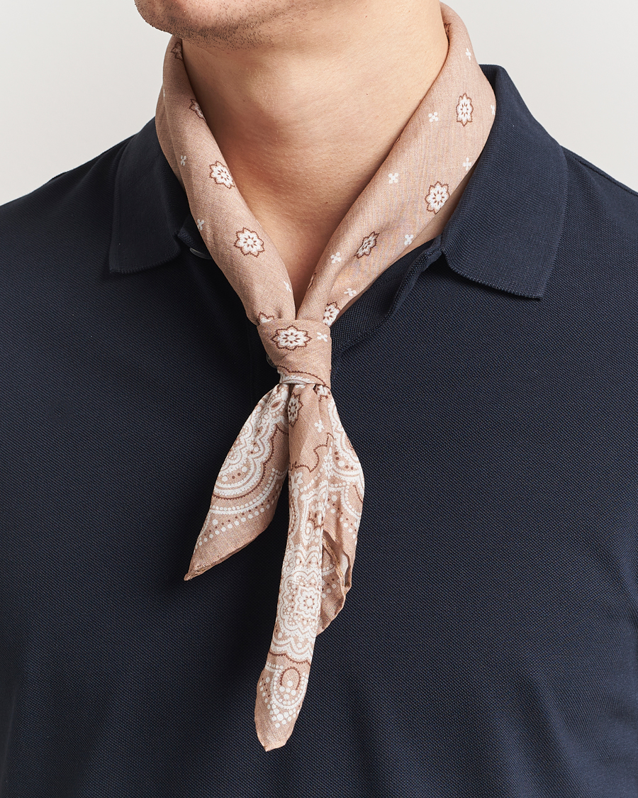 Herre | Scarves | Amanda Christensen | Cotton Voilé Printed Medallion Bandana Sand
