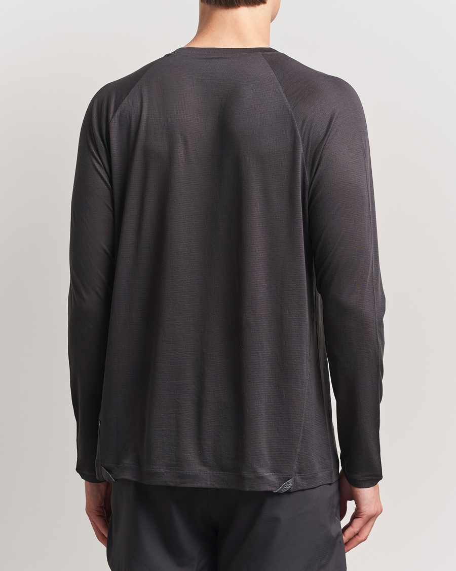 Herre | T-Shirts | Klättermusen | Groa Long Sleeve T-Shirt Raven