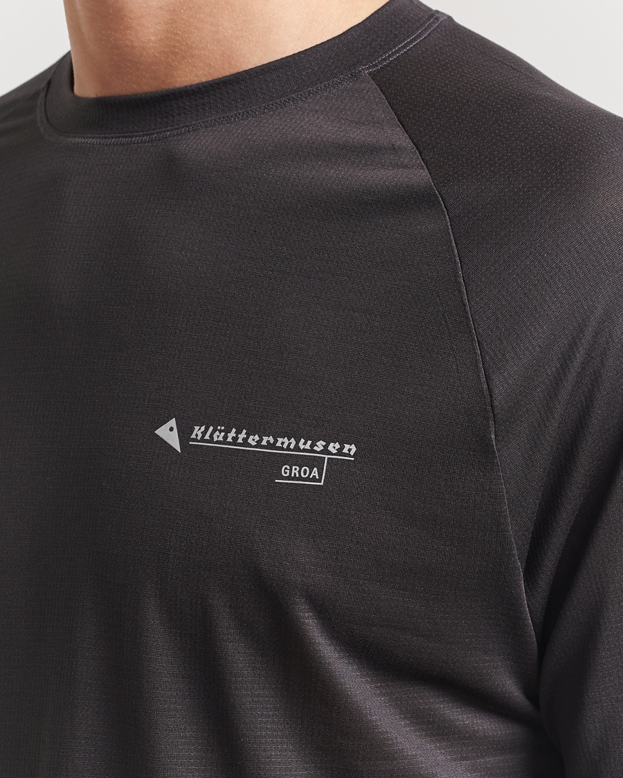 Herre | T-Shirts | Klättermusen | Groa Long Sleeve T-Shirt Raven