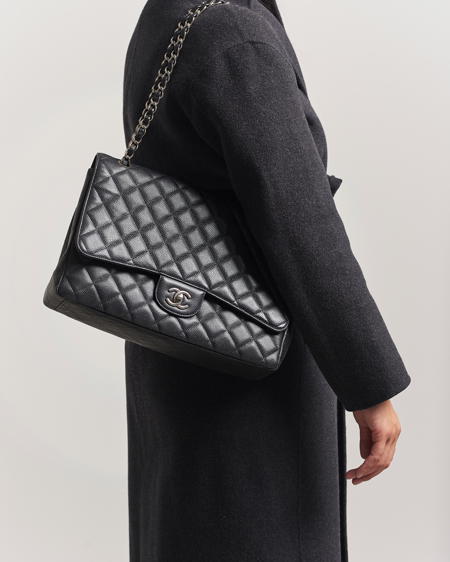 Herre | Gifts for Her | Chanel Pre-Owned | Classic Single Flap Maxi Black Caviar