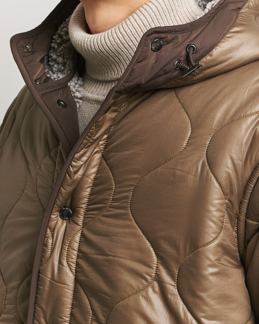 Herre | Jakker | Woolrich | Quilted Coat Sherpa Lining by Todd Snyder Taupe