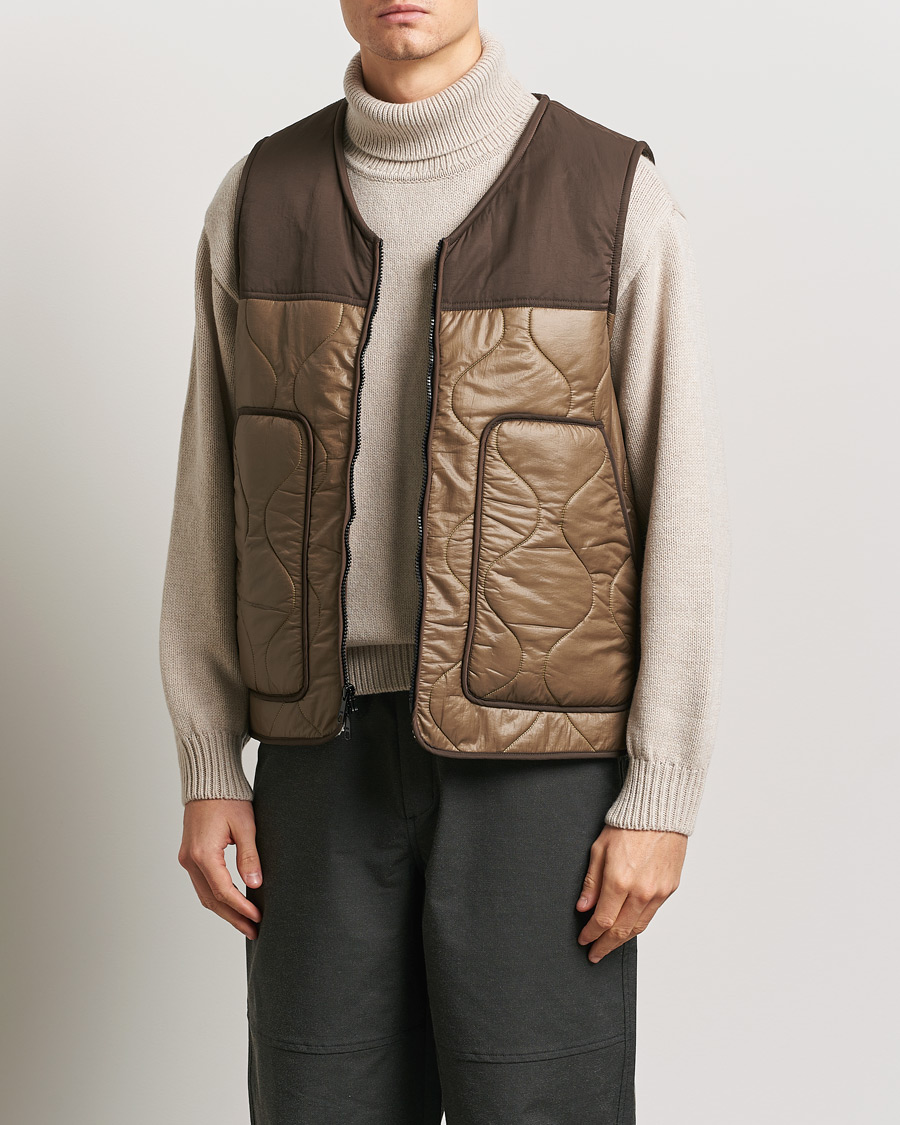 Herre | Jakker | Woolrich | Quilted Vest Sherpa Lining by Todd Snyder Taupe