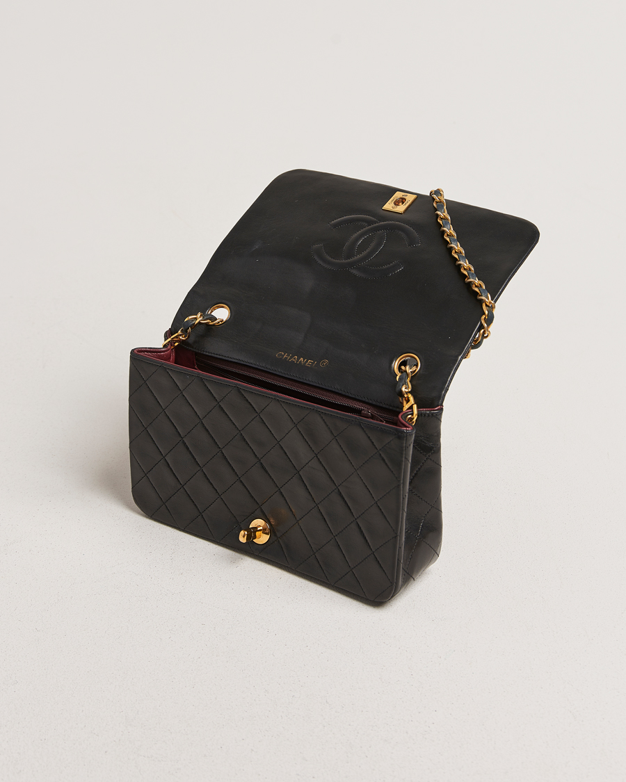 Herre | Chanel Pre-Owned Matelassé Single Full Flap Bag Black | Chanel Pre-Owned | Matelassé Single Full Flap Bag Black