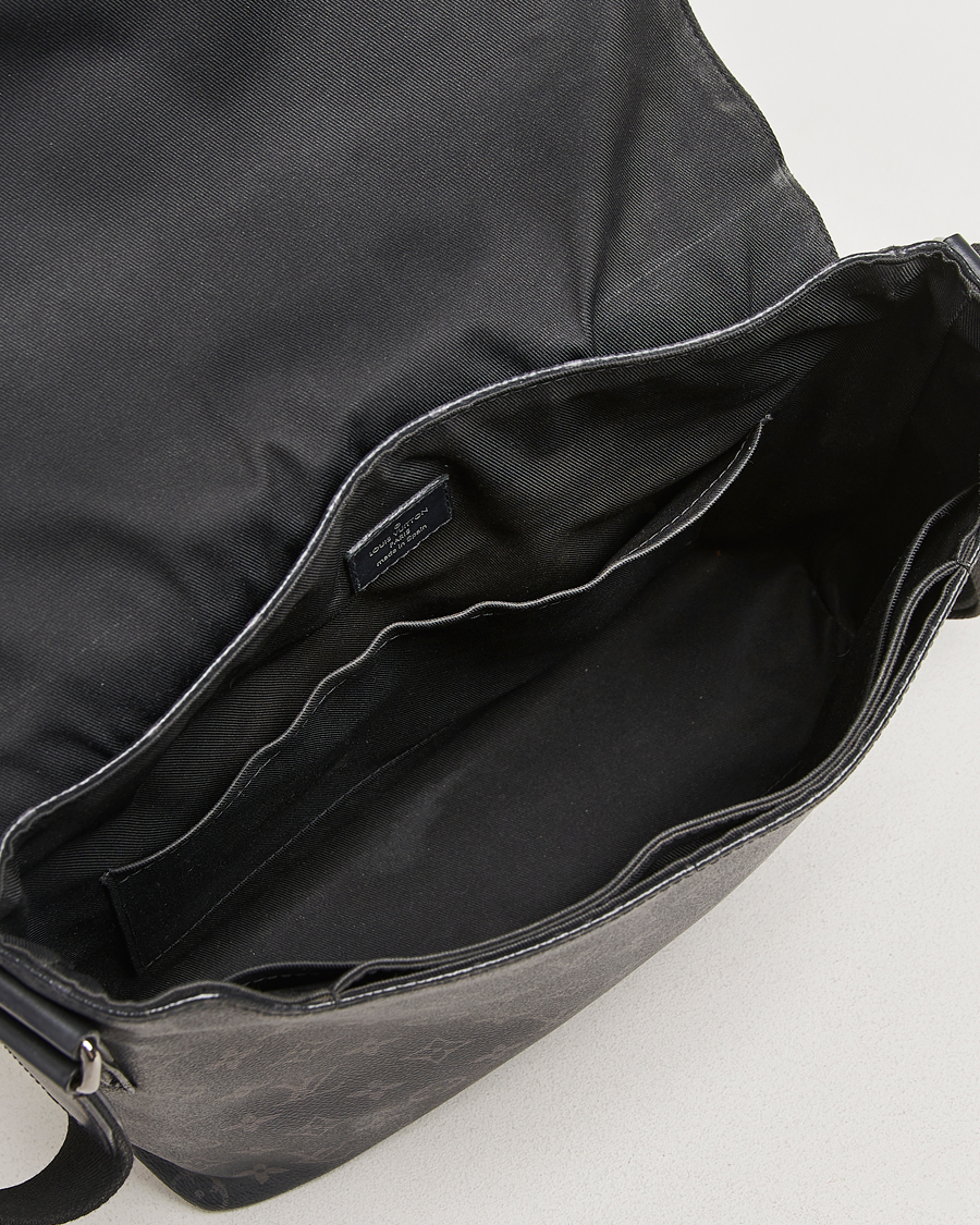 Herre | Louis Vuitton Pre-Owned District MM Bag Monogram Eclipse | Louis Vuitton Pre-Owned | District MM Bag Monogram Eclipse