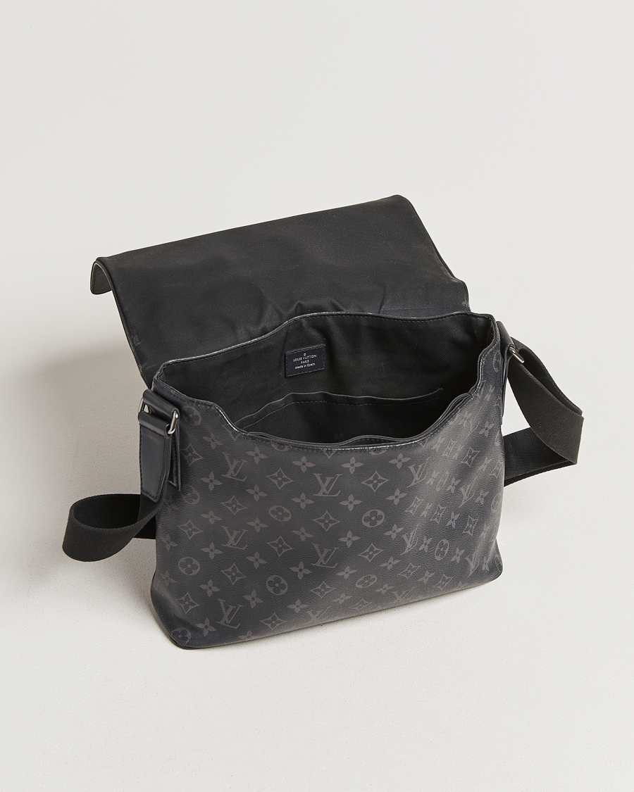 Herre | Louis Vuitton Pre-Owned District MM Bag Monogram Eclipse | Louis Vuitton Pre-Owned | District MM Bag Monogram Eclipse