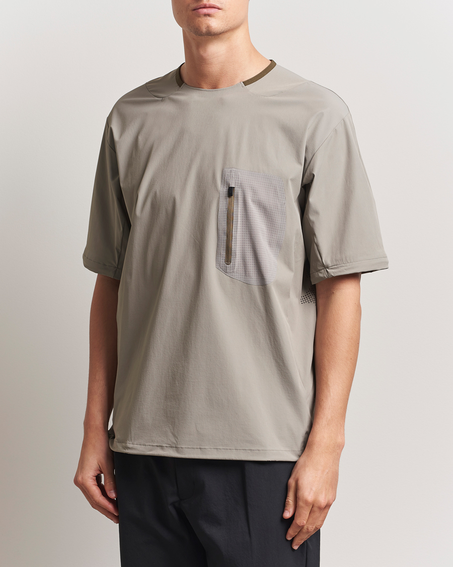 Herre | T-Shirts | Oakley | Latitude Flight Convert Shell T-shirt Boulder Green