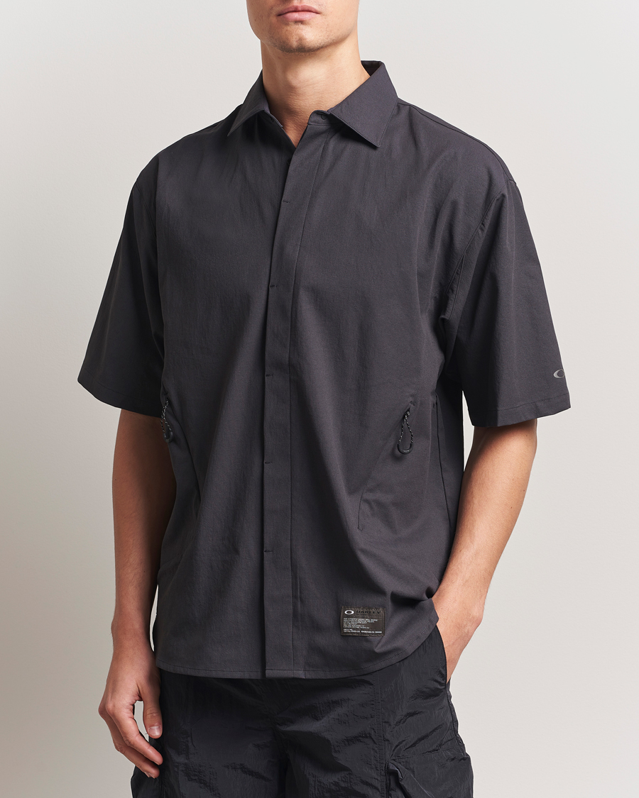 Herre | Skjorter | Oakley | Fuel Short Sleeve Shirt Phantom