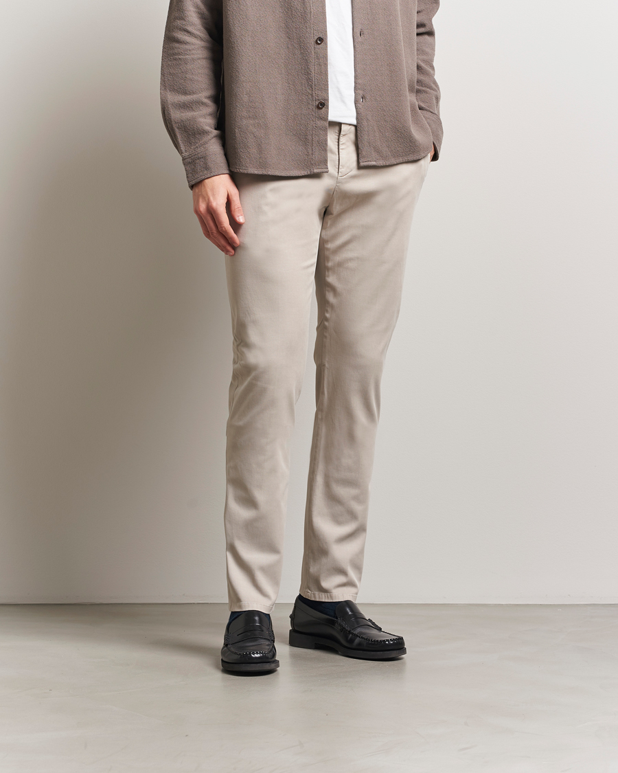 Herre | Bukser | Dondup | Spiritisimo Peached Gabardine Chino Sand