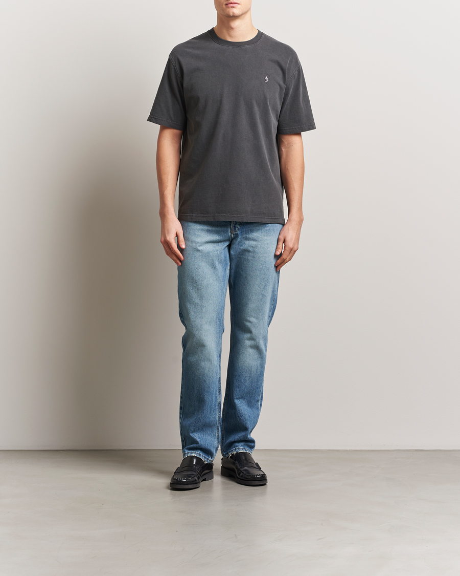 Herre | T-Shirts | Samsøe Samsøe | Wandering Printed Crew Neck T-Shirt Washed Black