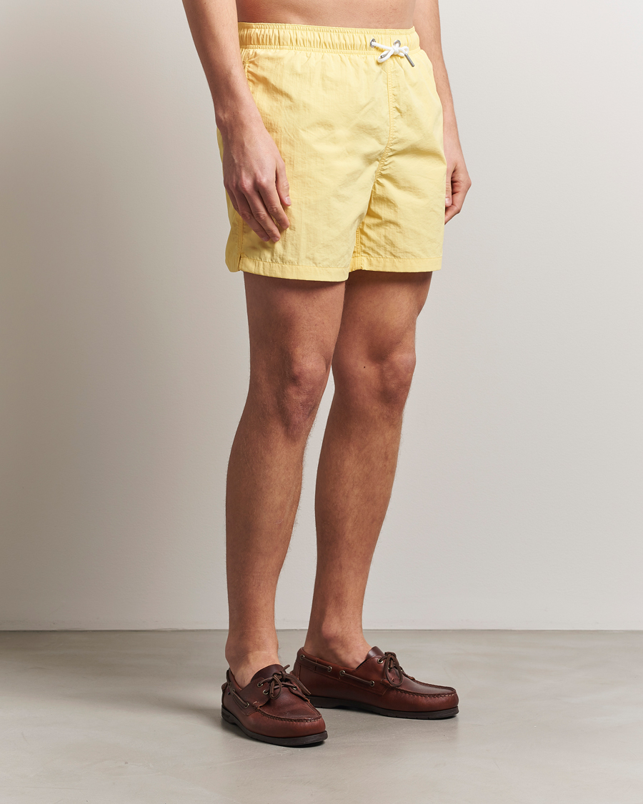 Herre | Badeshorts | GANT | Basic Swimshorts Banana Yellow