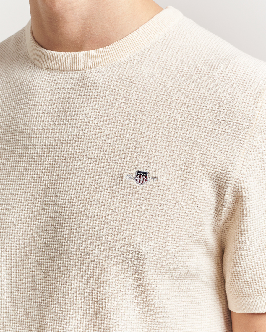 Herre | T-Shirts | GANT | Micro Textured Crew Neck T-shirt Cream